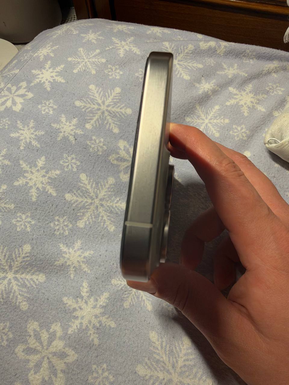iPhone 15 Pro Max (SIM + eSIM)