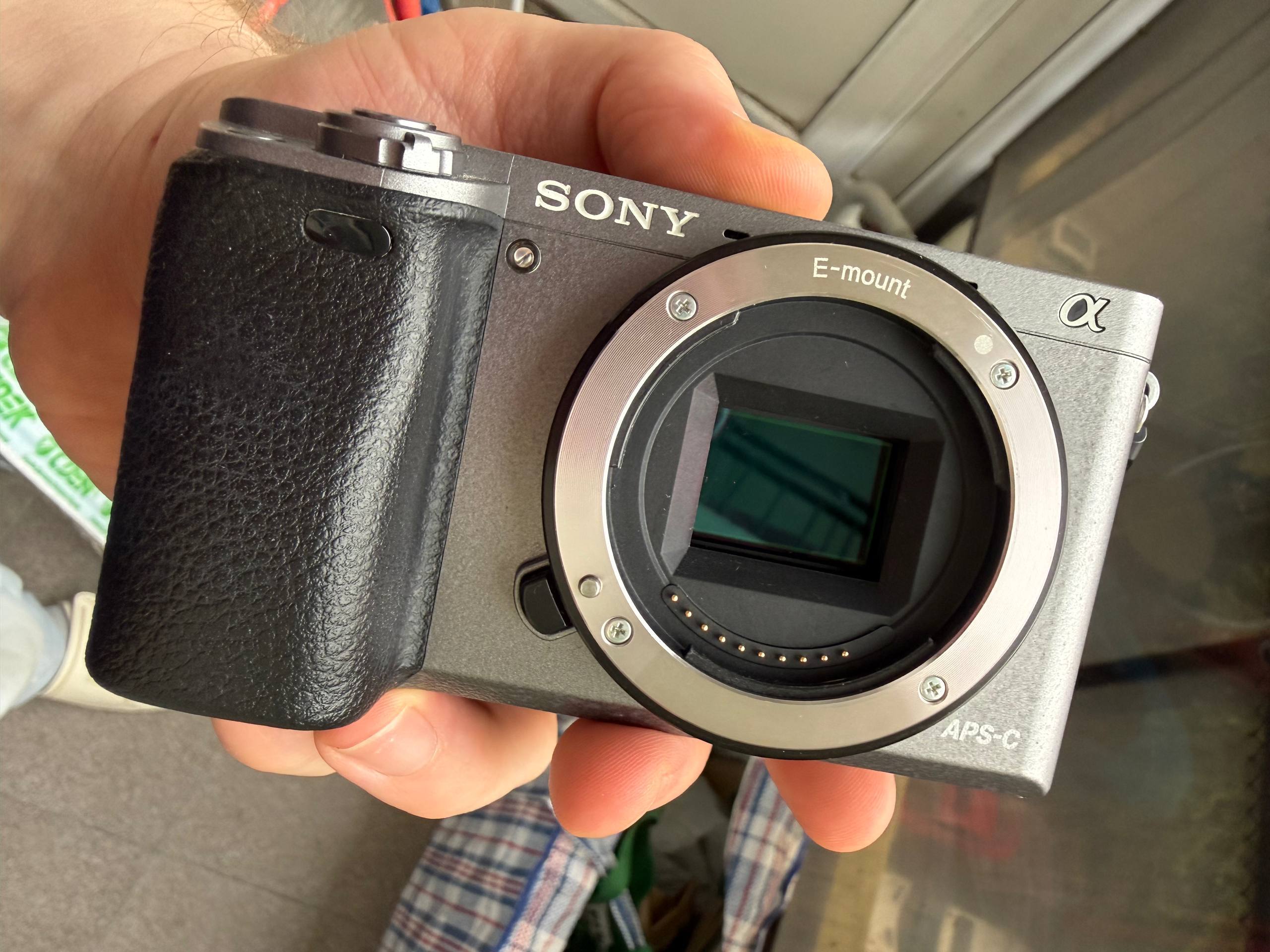 Sony A6000 камера (требует ремонта)
