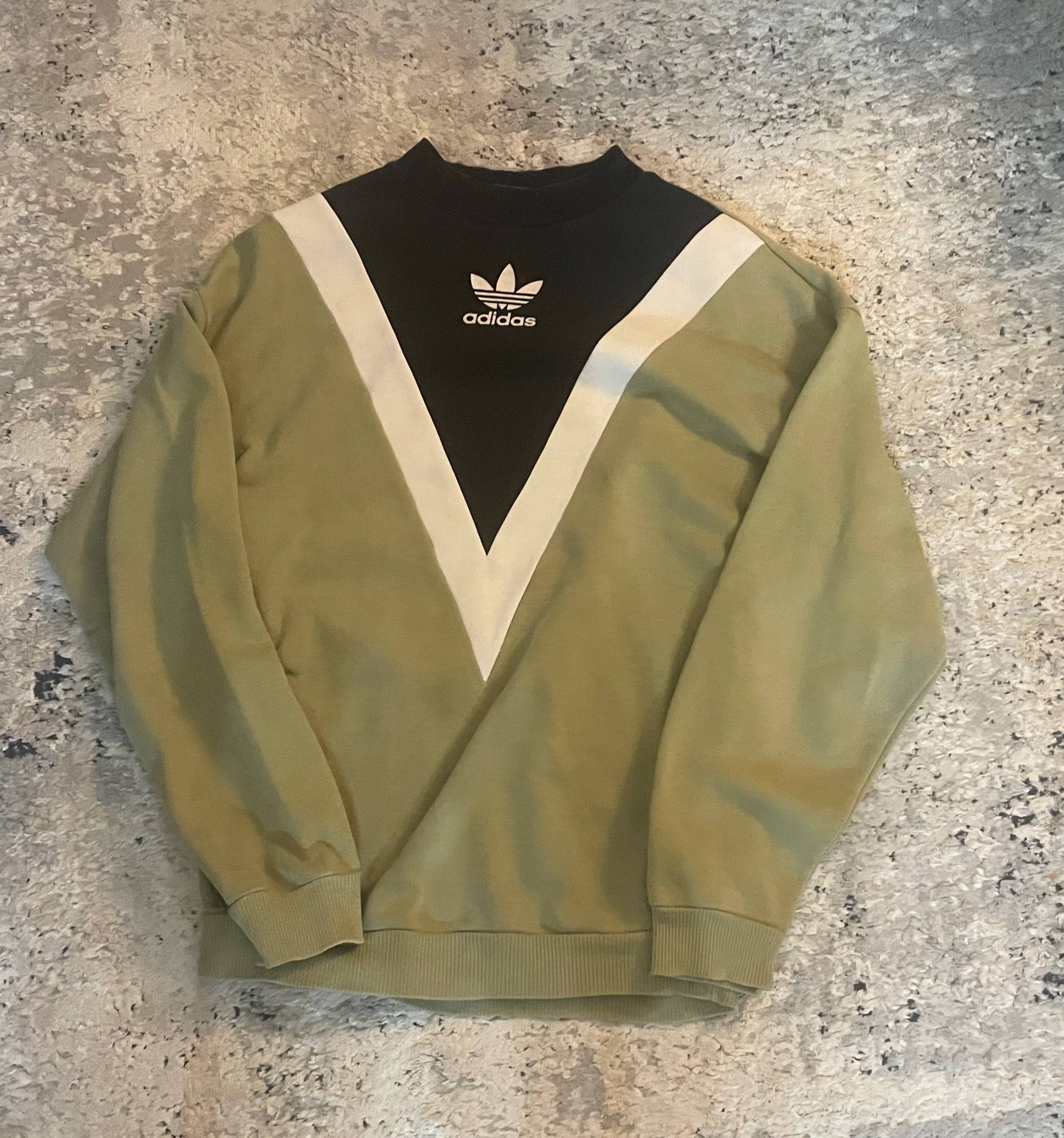 Adidas лонгслив (оригинал), размер S-M