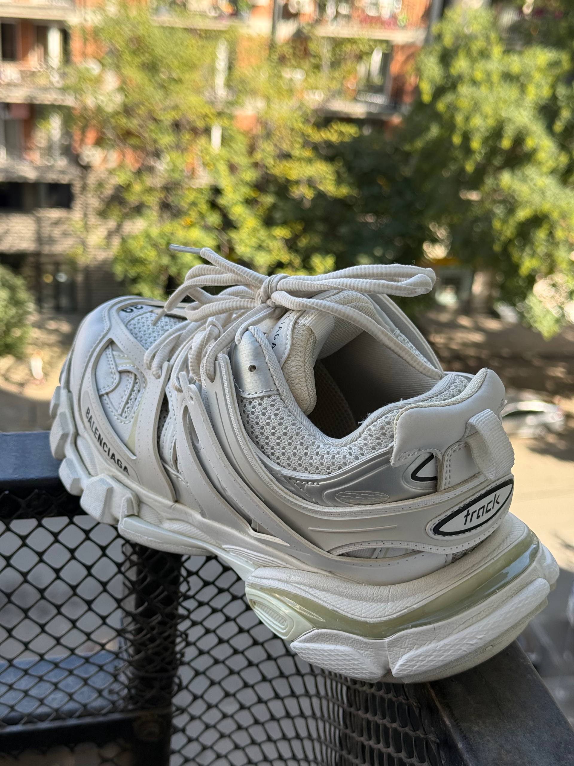 Кроссовки Balenciaga Track Charms Lace Up Shoes, 39 размер