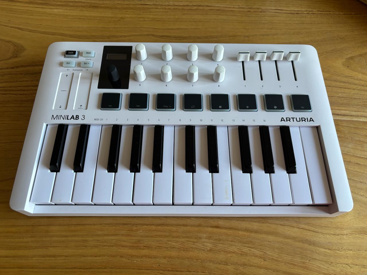 MIDI клавиатура Arturia MiniLab MK3