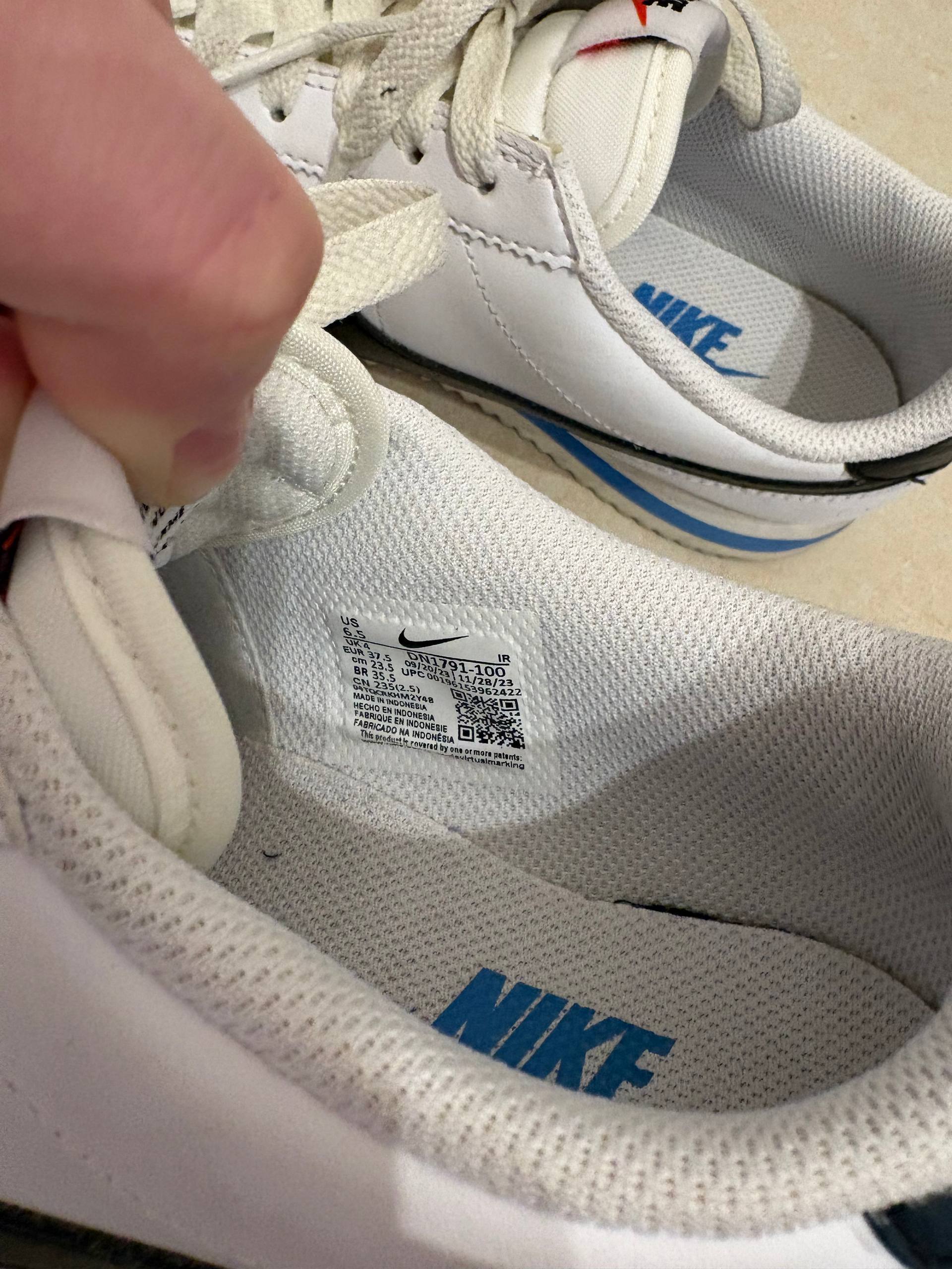 Кроссовки Nike, размер EUR 37,5