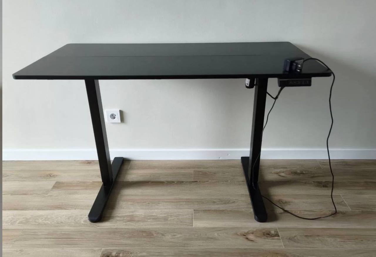 Стол с регулировкой высоты 150x65