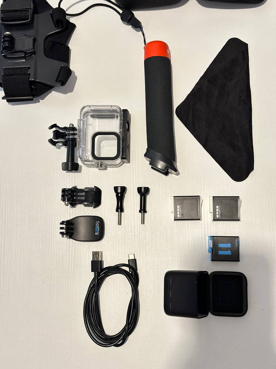 GoPro 11 Black с аксессуарами и SSD Samsung 512 ГБ