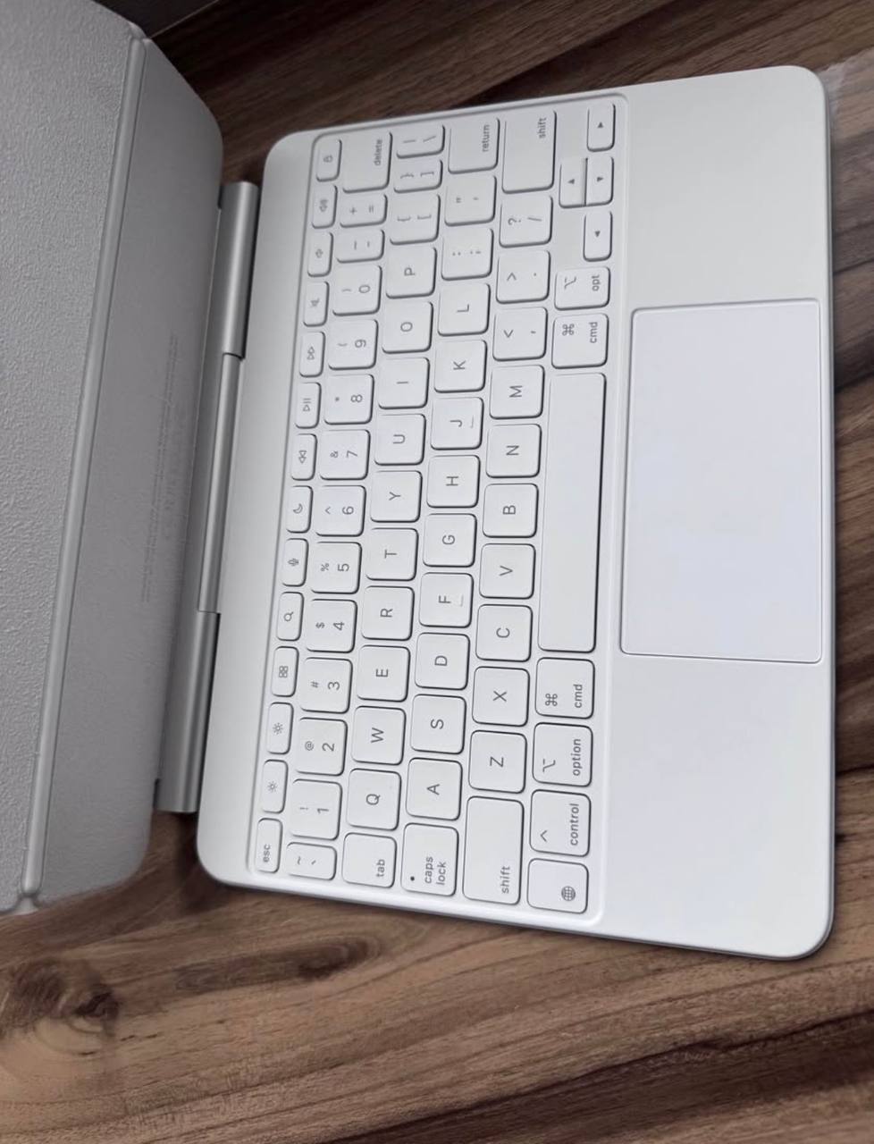 Magic Keyboard для iPad Air M2/M3/M4
