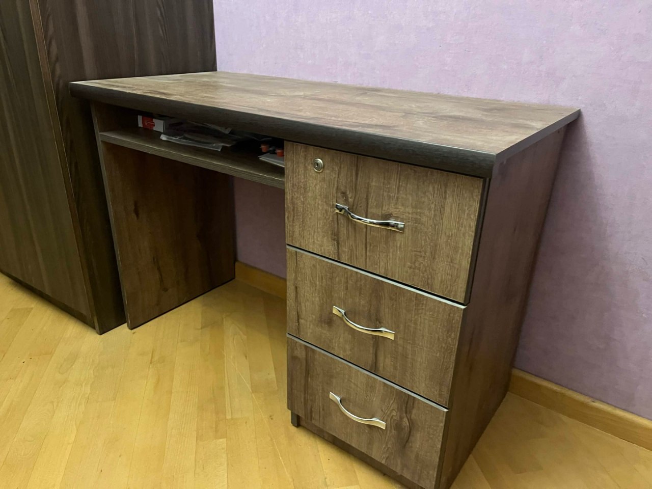 Стол в хорошем состоянии