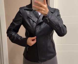 Куртка Armani Exchange из натуральной кожи, размер XS