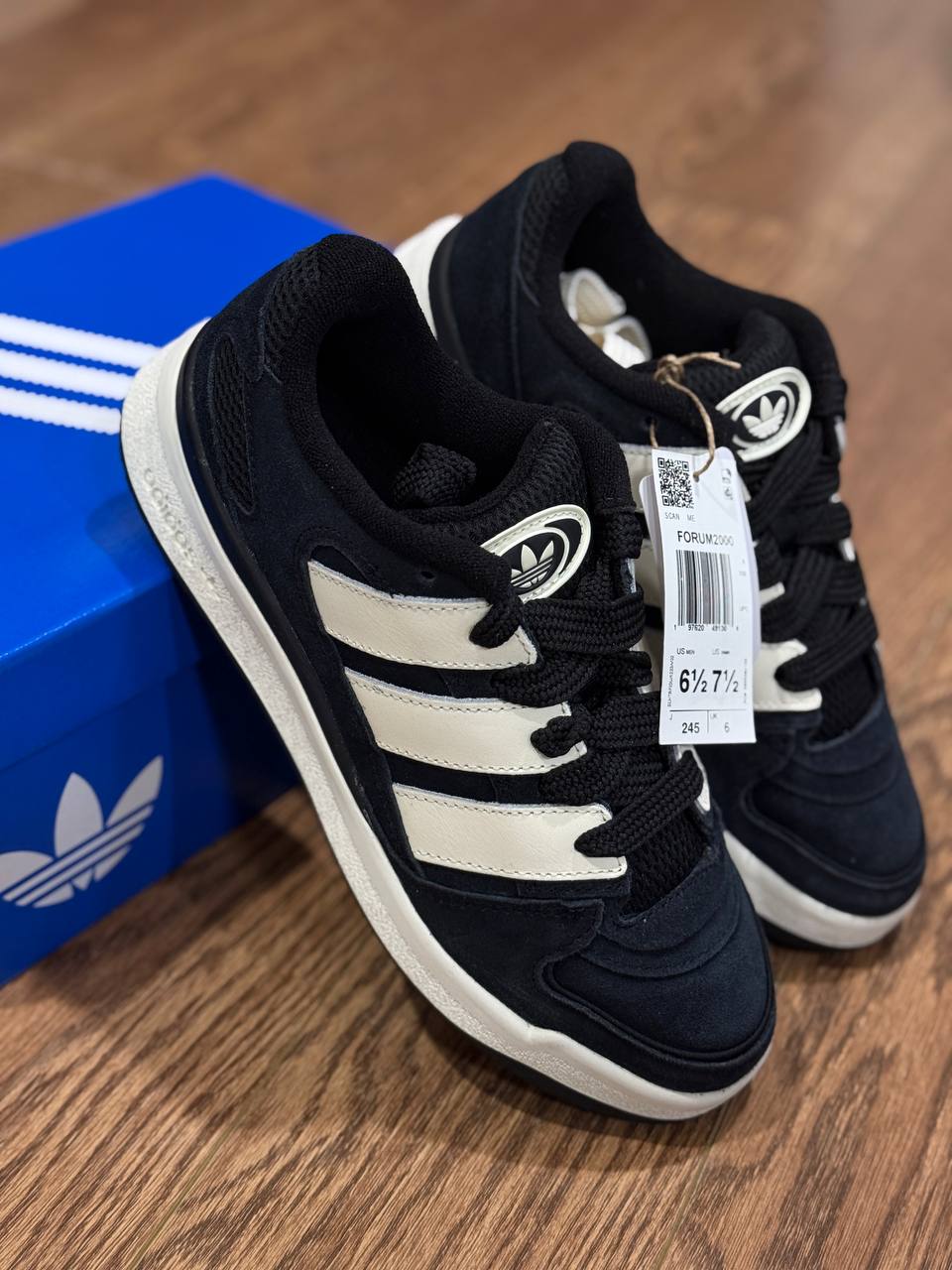 Женские кроссовки Adidas, оригинал, US 7.5