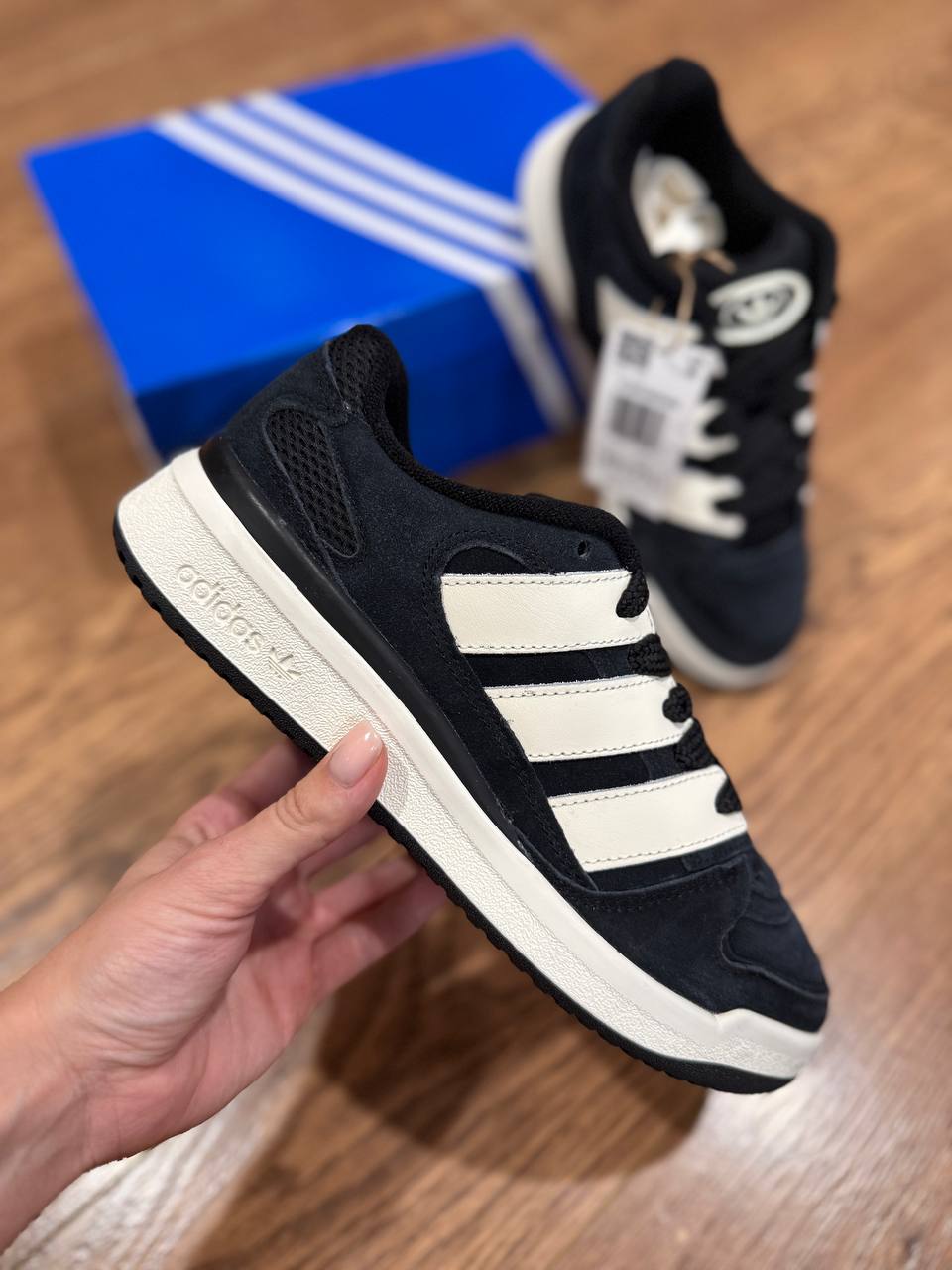 Женские кроссовки Adidas, оригинал, US 7.5