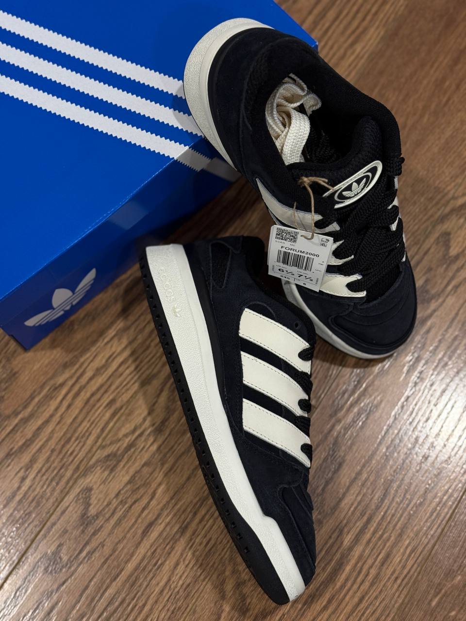 Женские кроссовки Adidas, оригинал, US 7.5