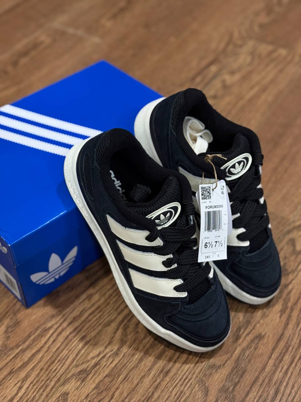 Женские кроссовки Adidas, оригинал, US 7.5