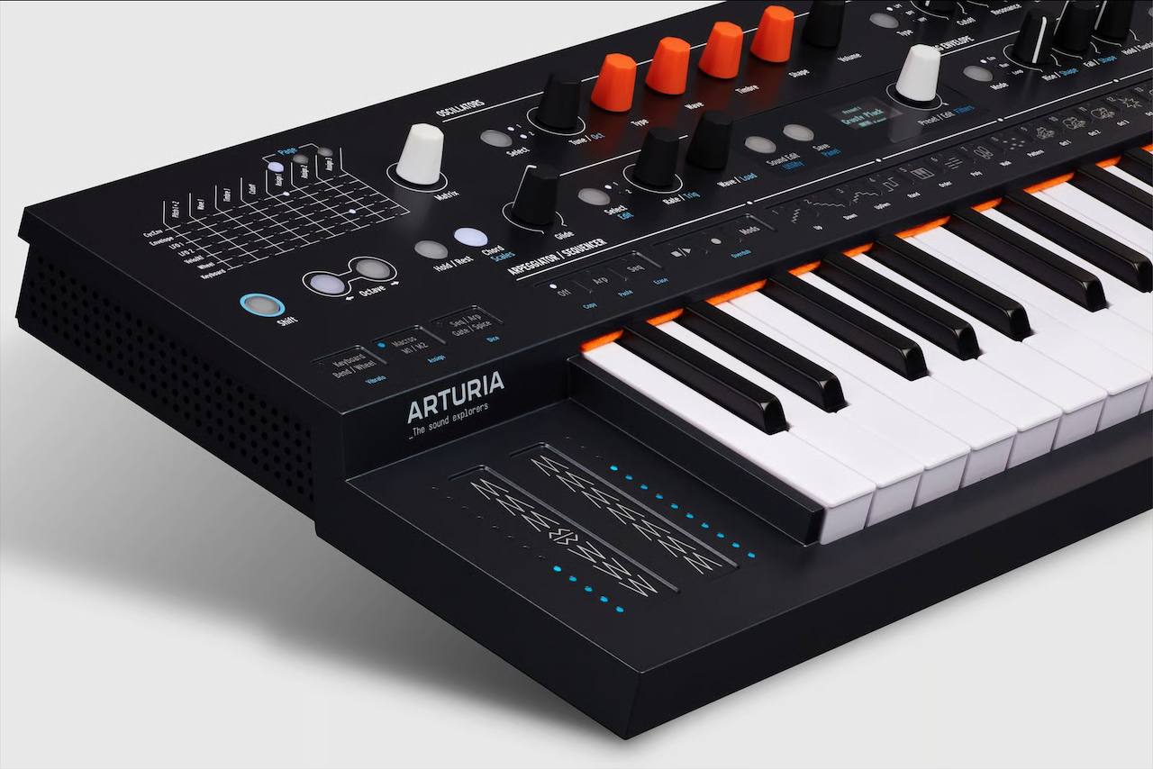 Arturia MiniFreak синтезатор