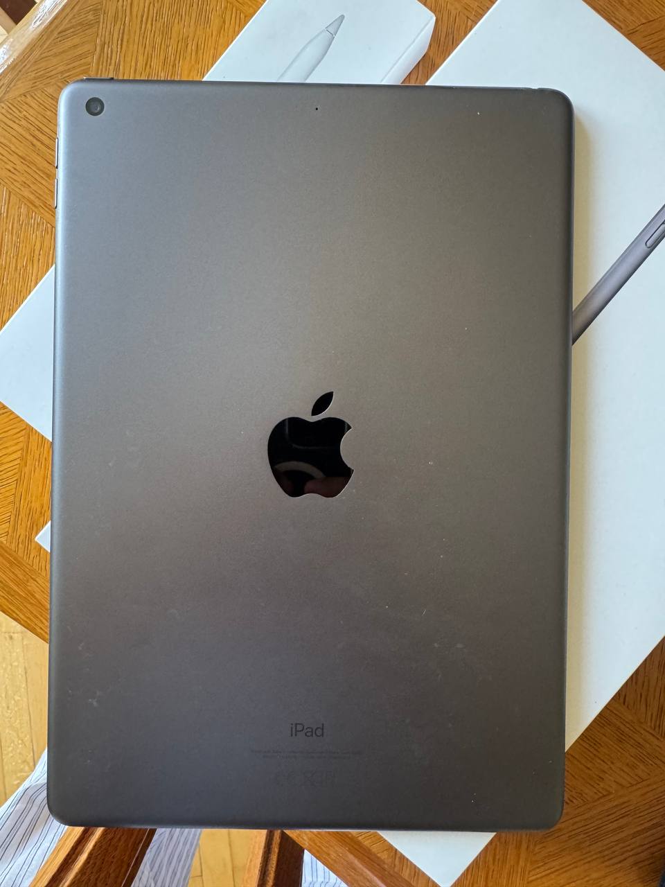 Apple iPad 9-го поколения 64 ГБ со стилусом 1-го поколения