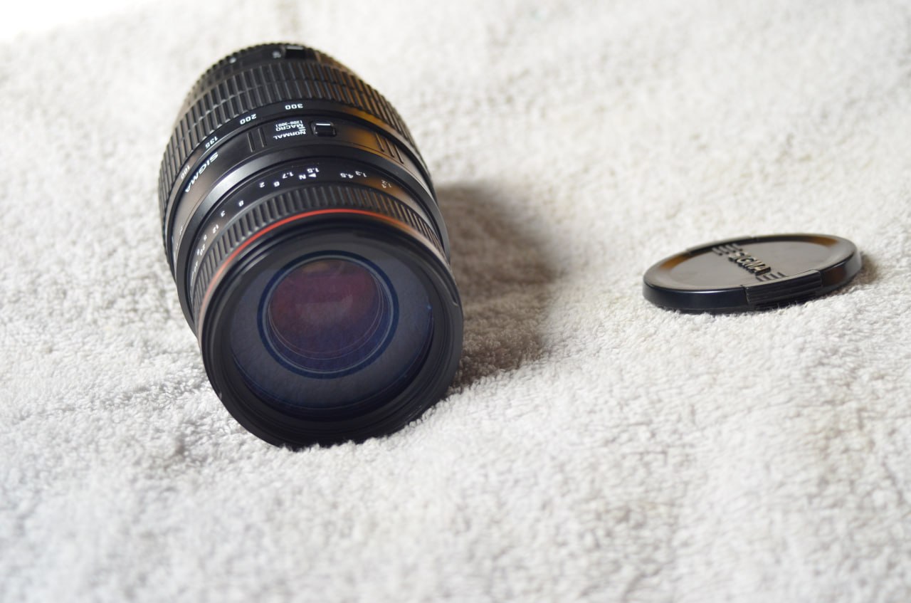 Sigma 70-300mm APO Macro Super объектив для Canon EF/EF-S