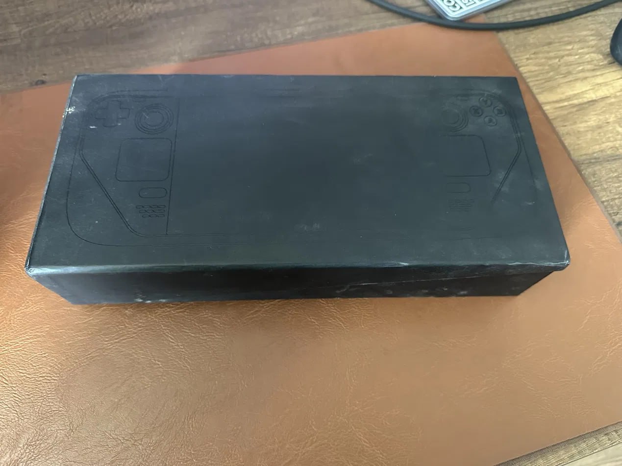 Steam Deck OLED 512GB + dbrand комплект + док-станция Baseus