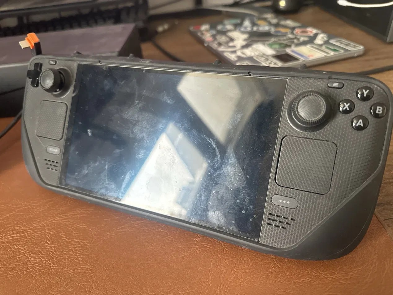 Steam Deck OLED 512GB + dbrand комплект + док-станция Baseus