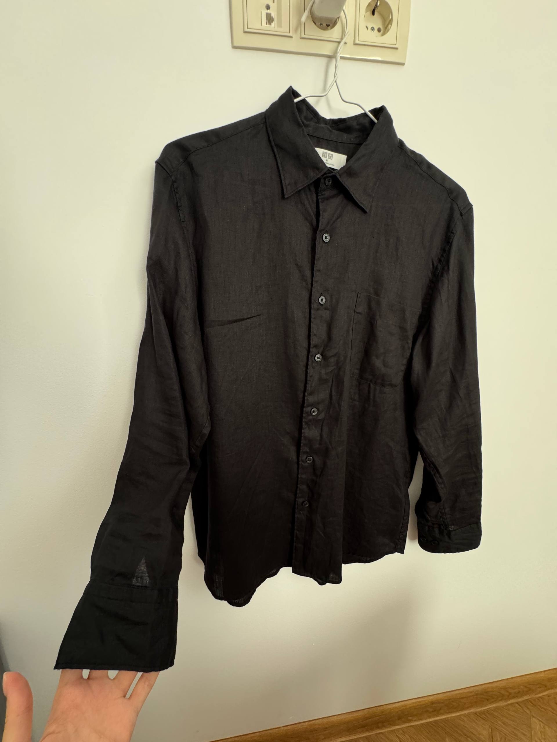 Черная рубашка UNIQLO, размер M