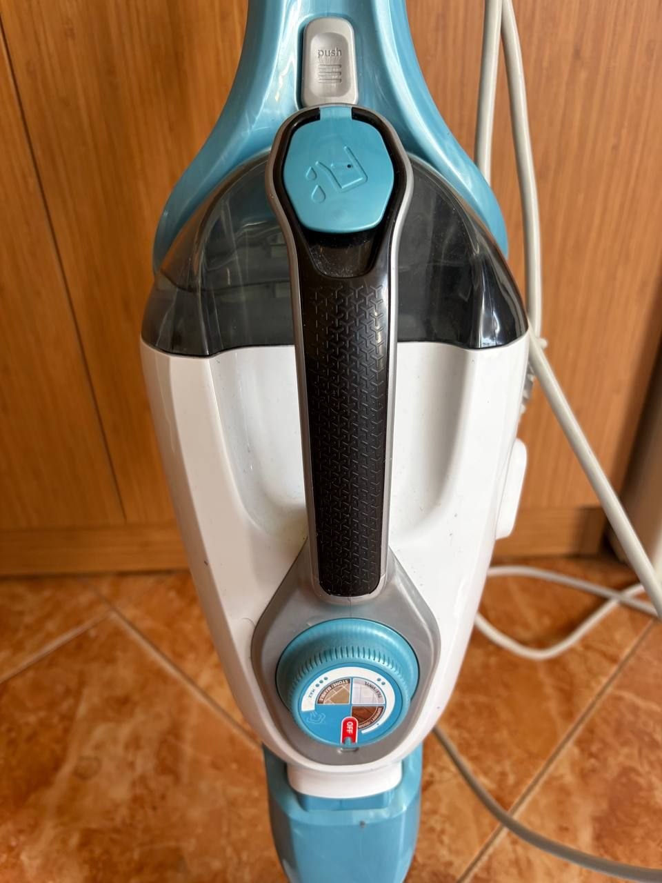 Паровая швабра Black+Decker Steam-Mop 9-в-1 с рукавицей SteaMitt