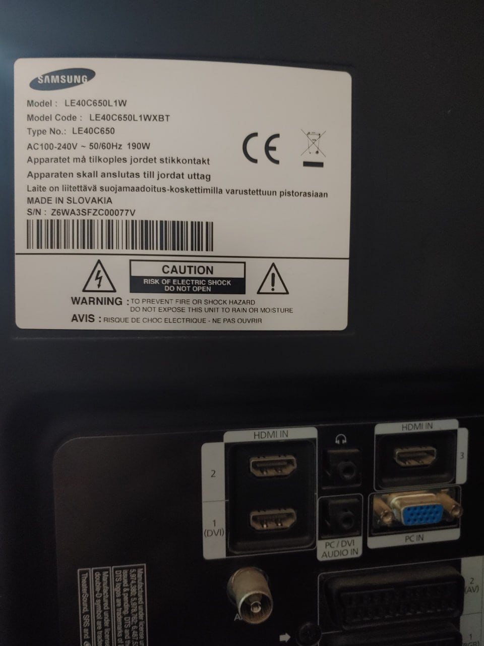Телевизор Samsung 40" FHD с TV box и кронштейном