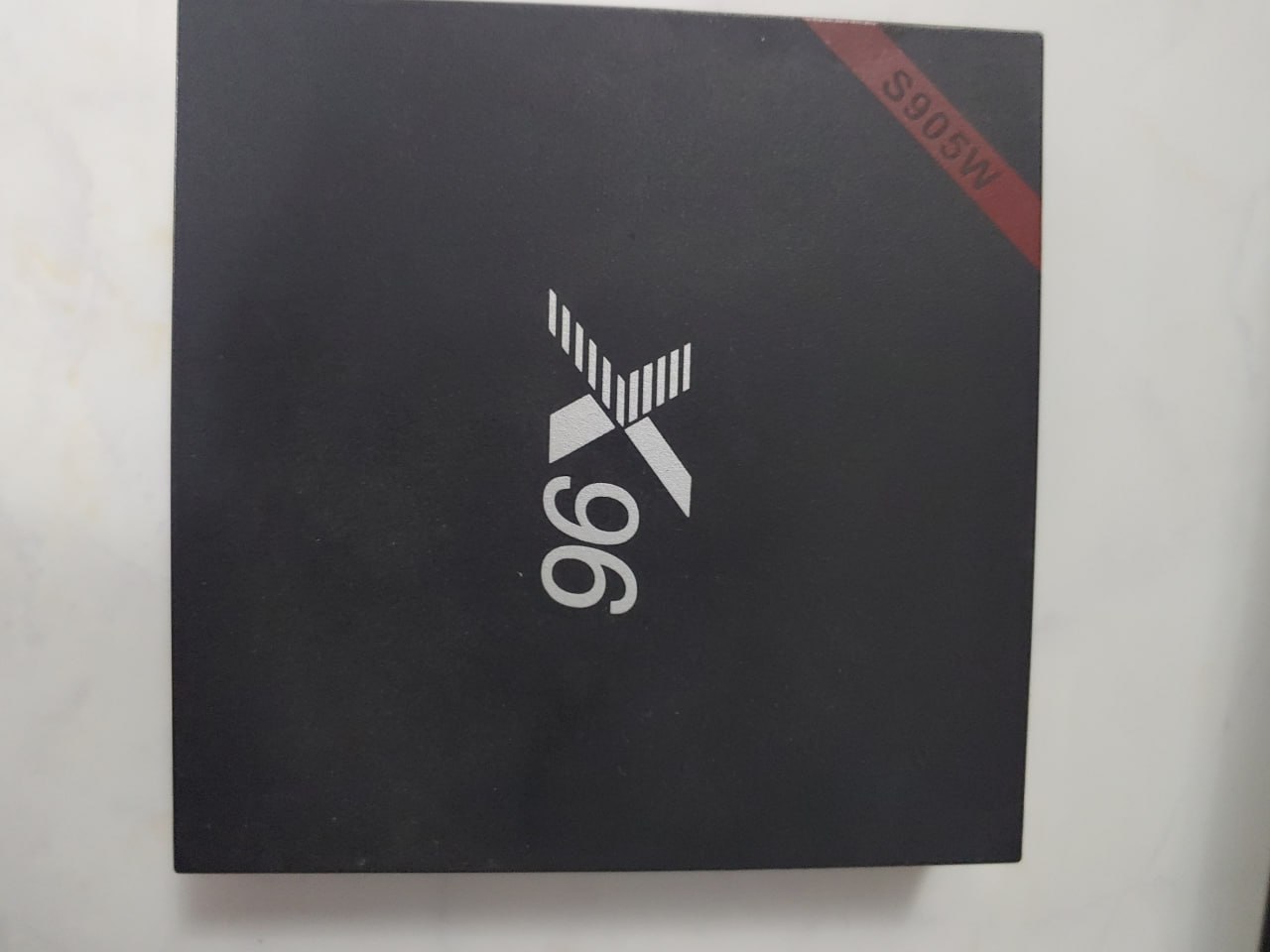 Телевизор Samsung 40" FHD с TV box и кронштейном