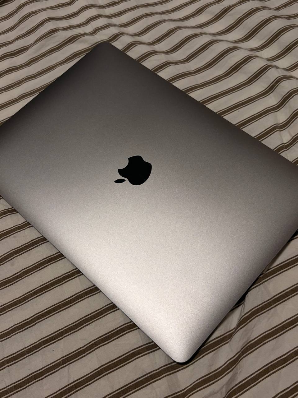MacBook Air 13" M1 8/256 ГБ