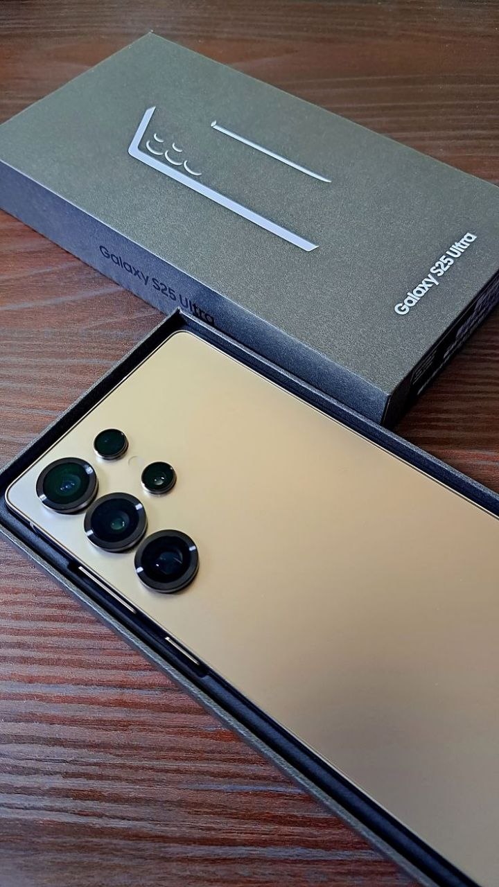Samsung Galaxy S25 Ultra, идеальное состояние, на гарантии