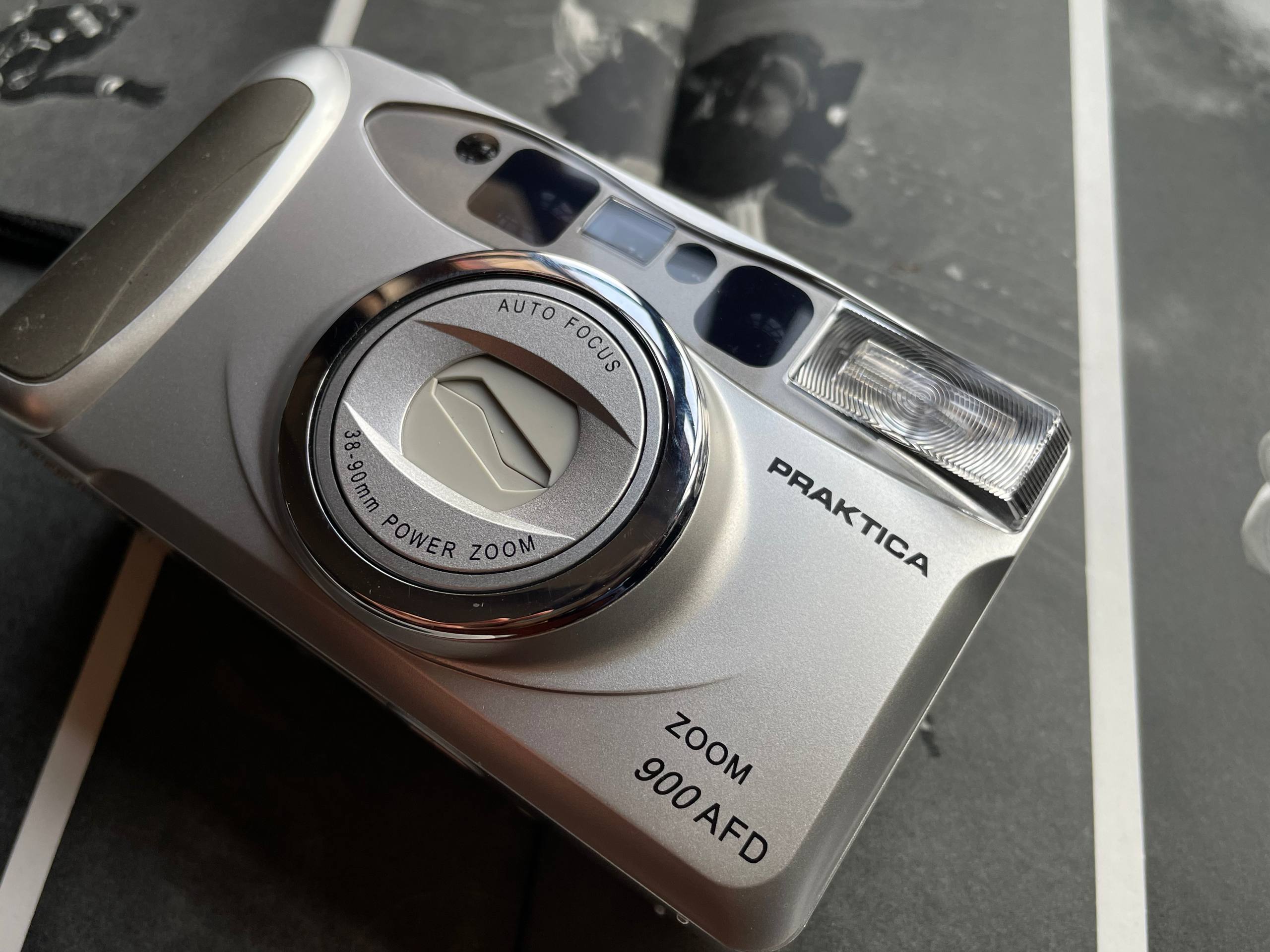 Плёночная камера Praktica zoom 900 AFD