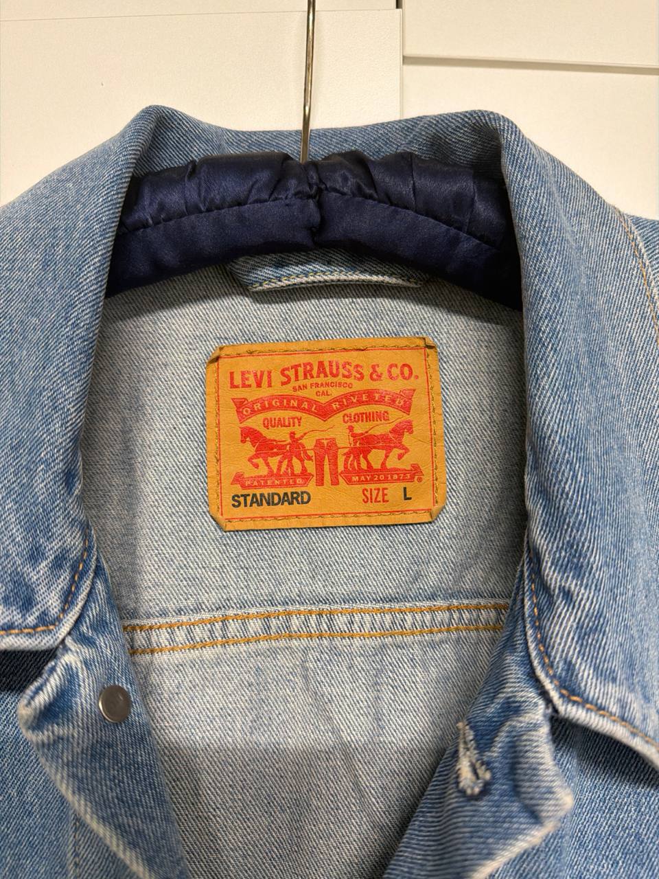 Джинсовая куртка-тракер Levi Strauss & Co, размер L