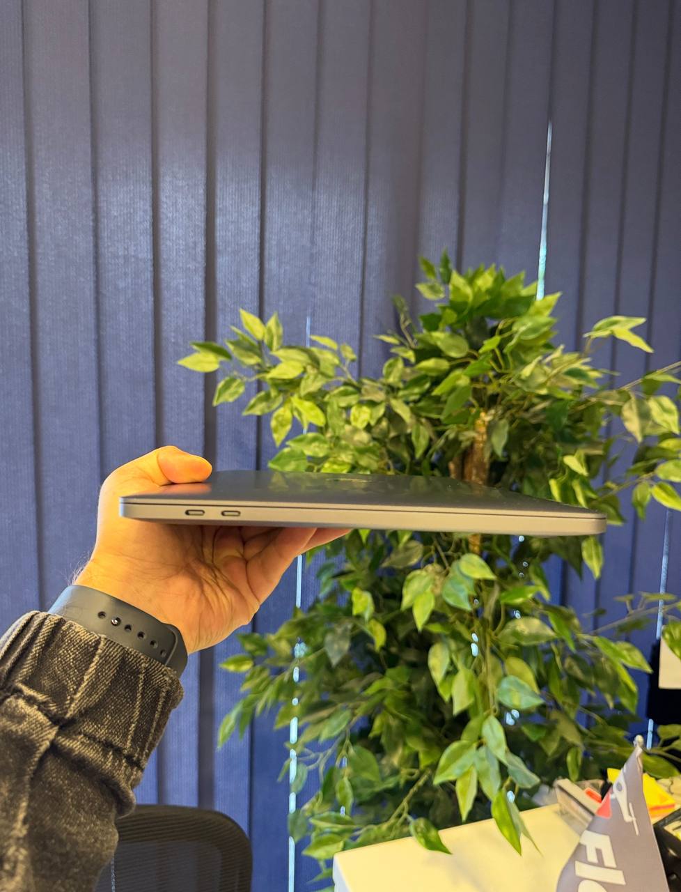 MacBook Pro M2 13.3" 8GB 256GB