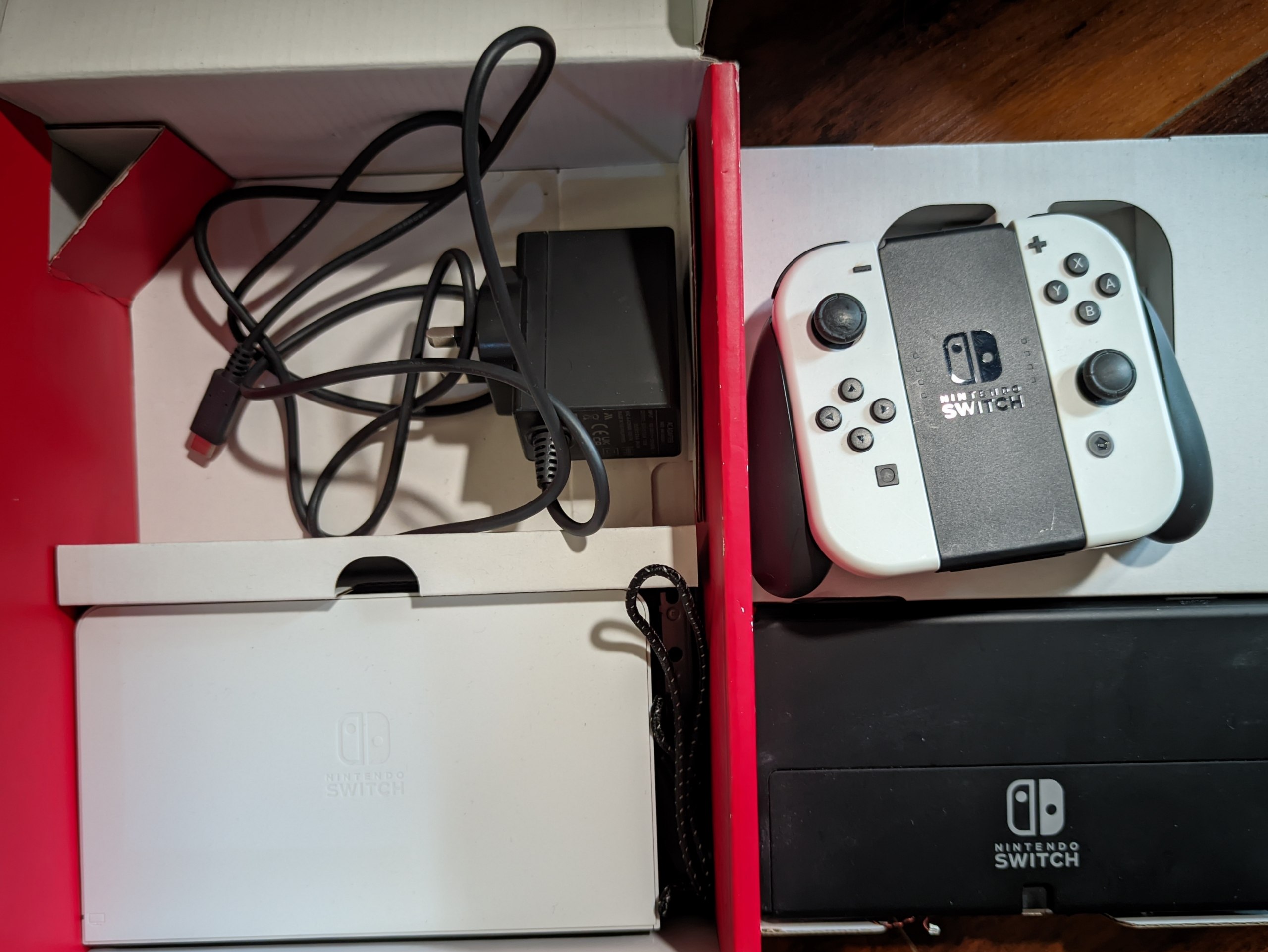 Джойконы, док-станция и зарядный блок для Nintendo Switch