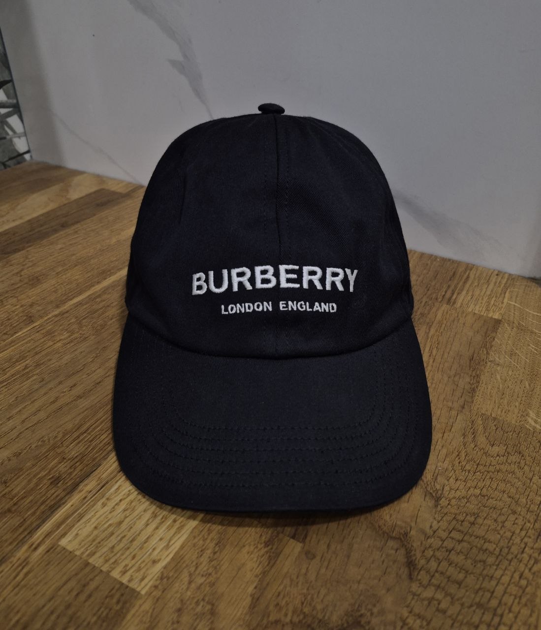 Кепка Burberry оригинал размер M
