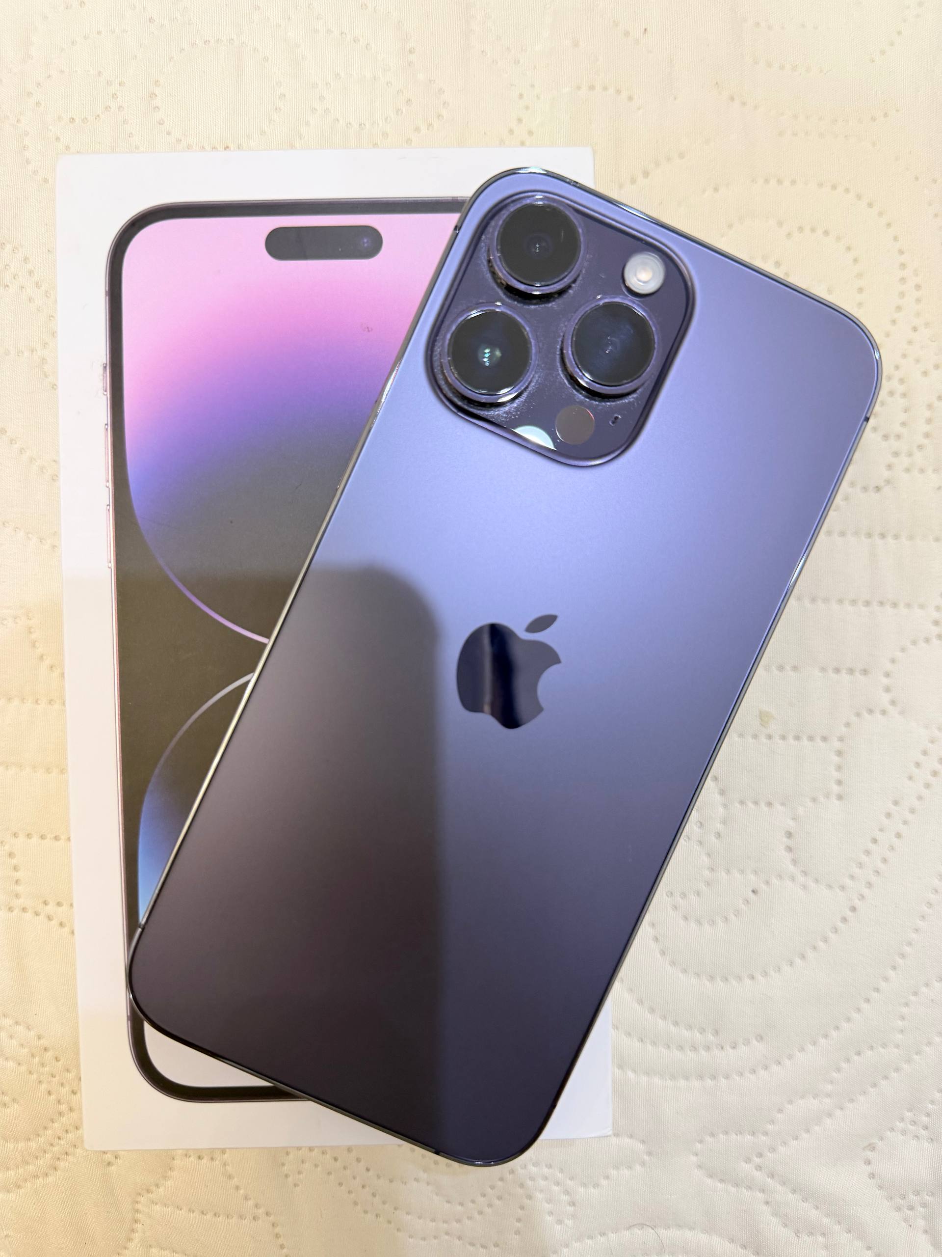 iPhone 14 Pro Max, 76% аккумулятор