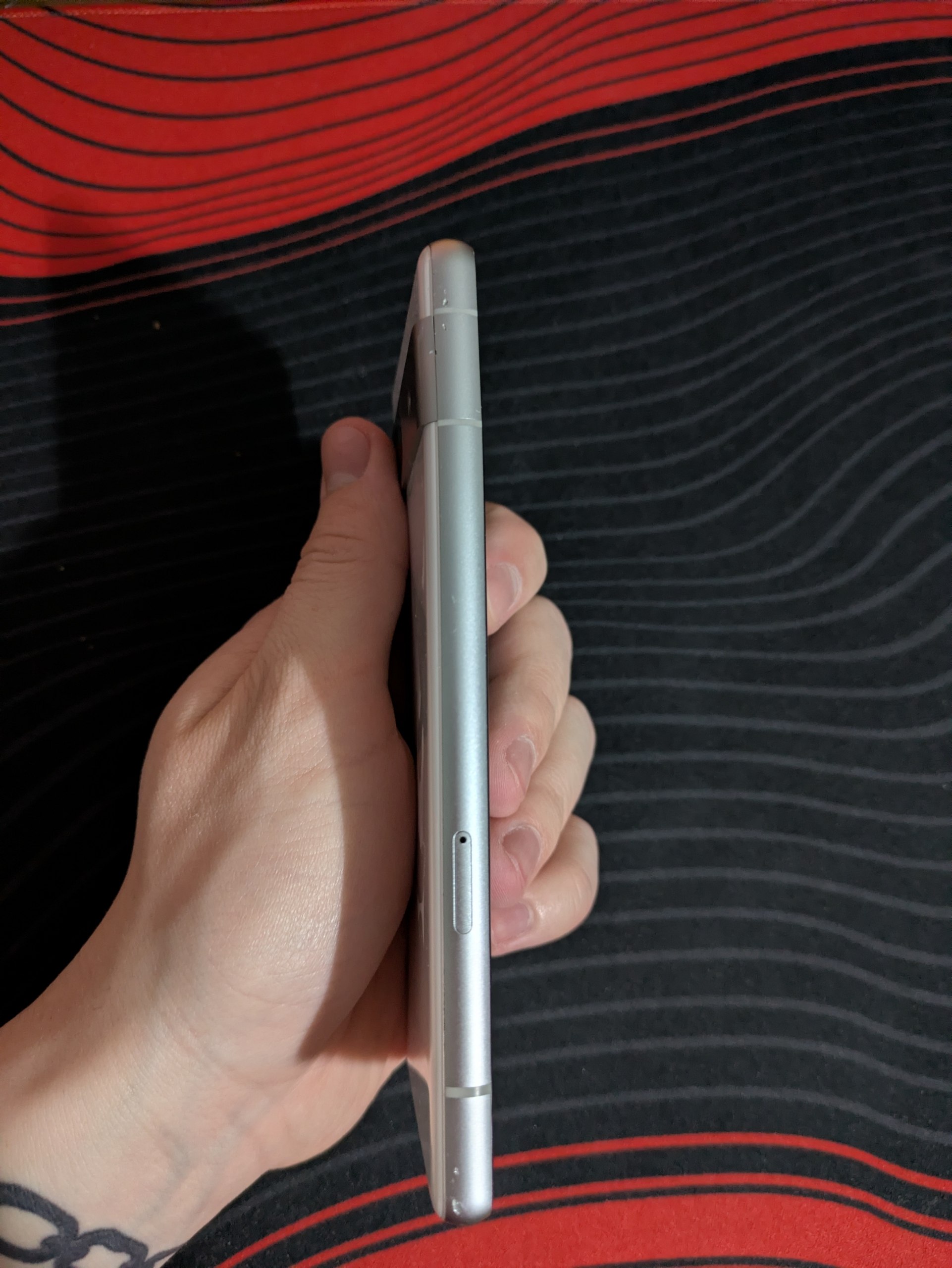 Google Pixel 7a, треснуло стекло