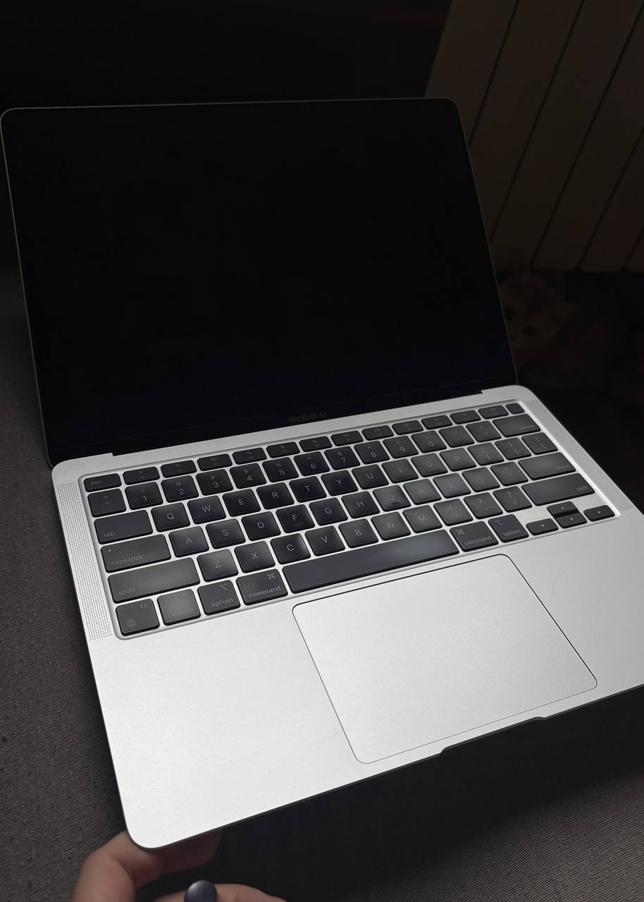 Apple MacBook Air M1 (2020) 8/256, серебристый