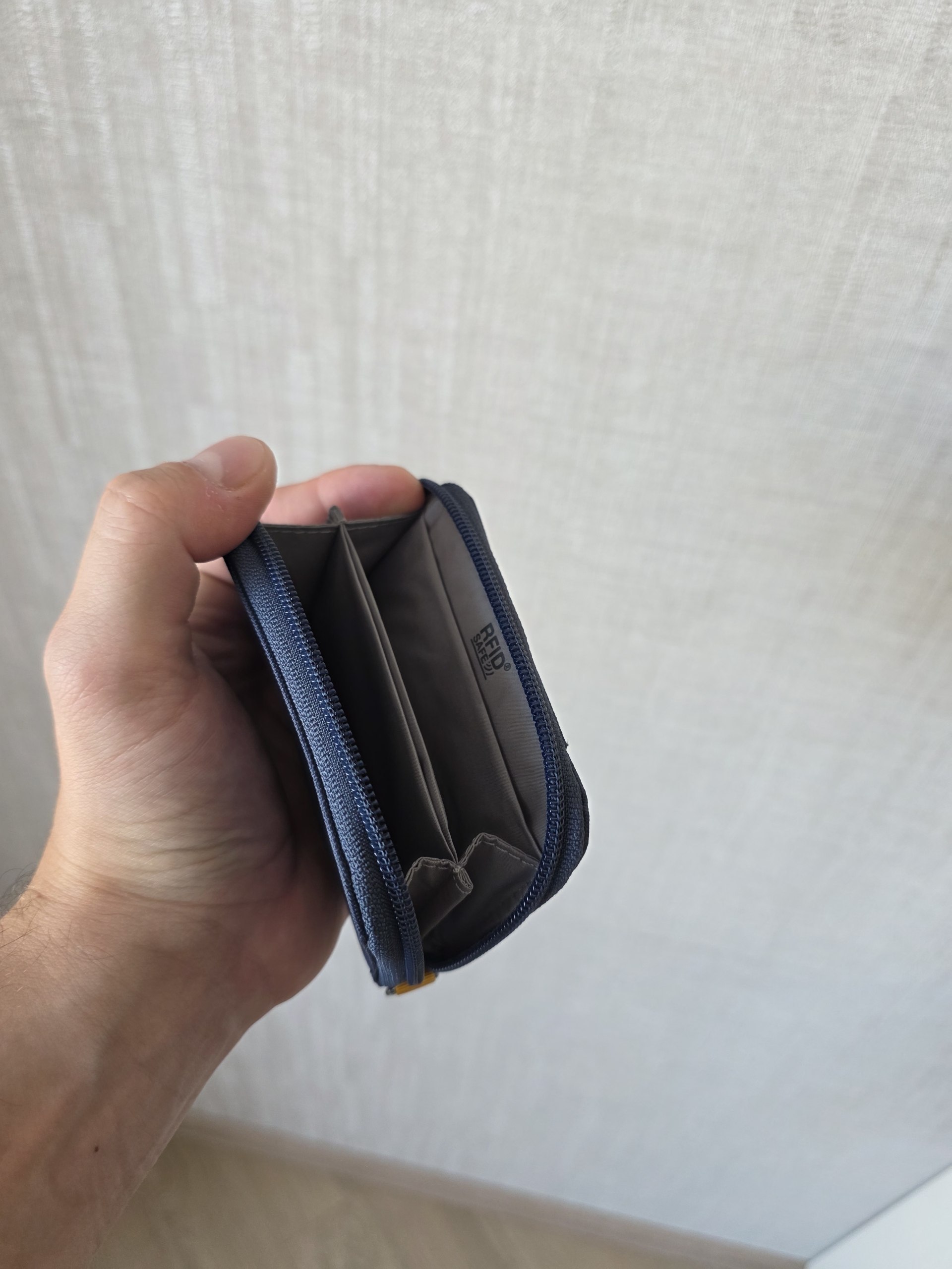Pacsafe RFIDsafe Card Wallet (синий)