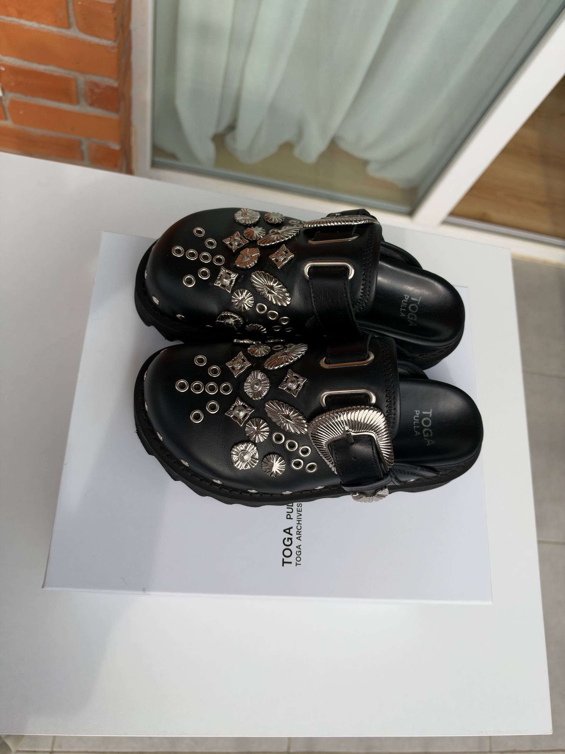 Toga Pulla Sabot Metal Mules, размер 35