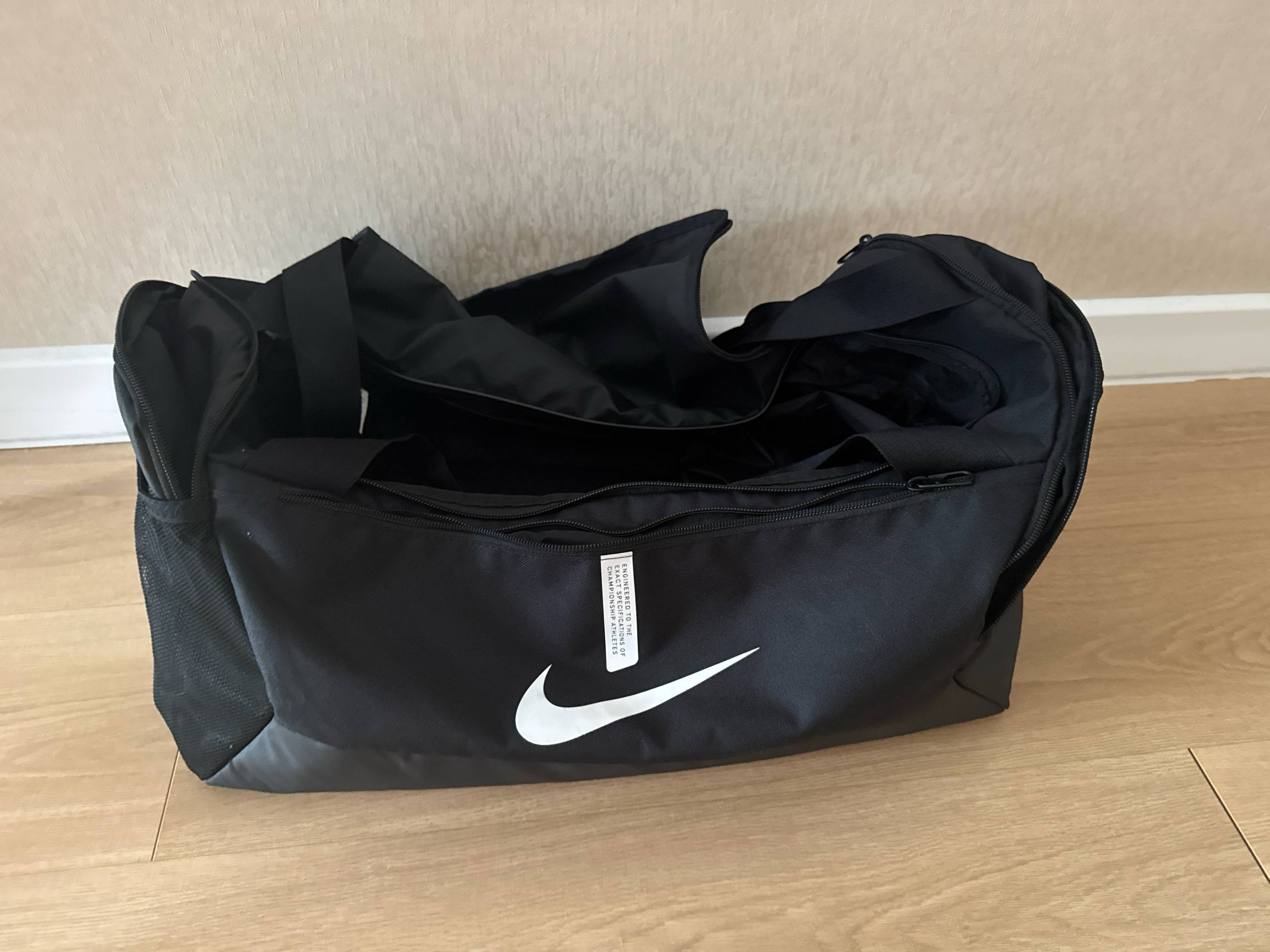 Спортивная сумка Nike с отделением для обуви