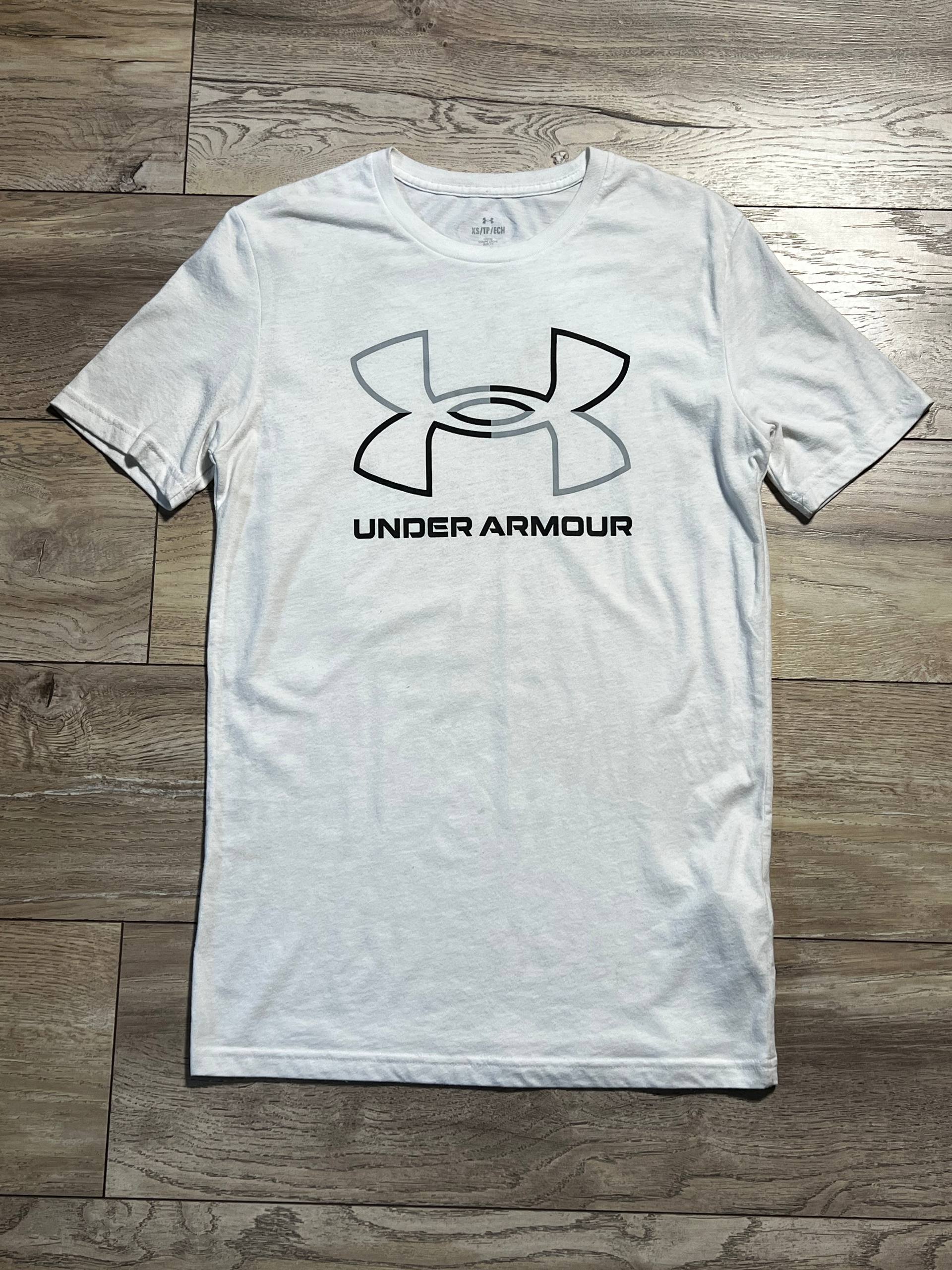 Футболка Under Armour размер S-M
