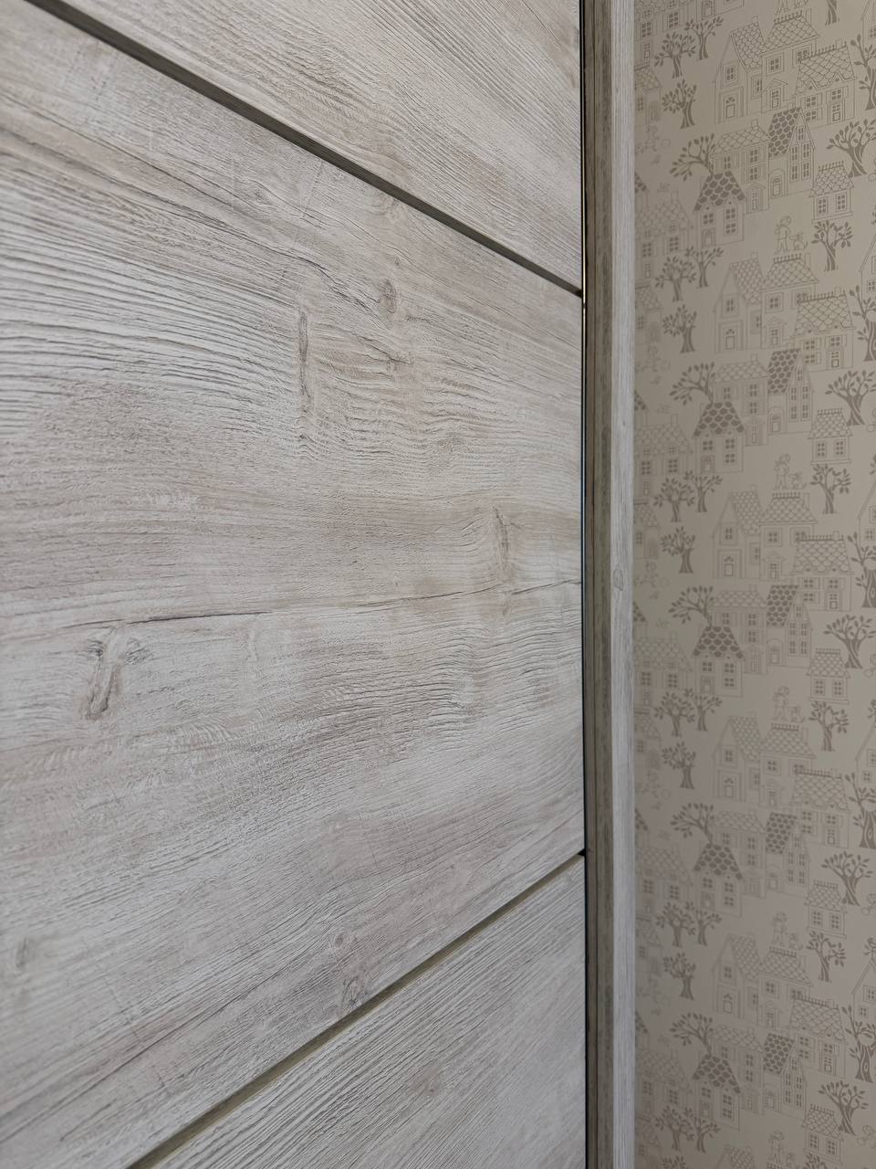Вместительный шкаф Egger 230x211x62 см