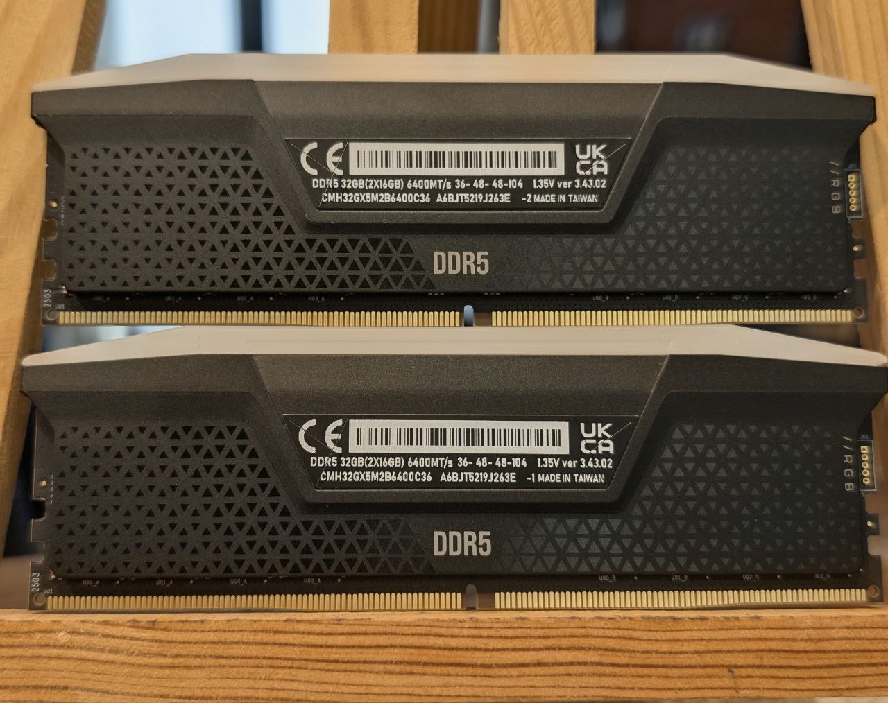 Оперативная память Corsair Vengeance RGB DDR5 32GB (16x2) 6400 MT/s CL36