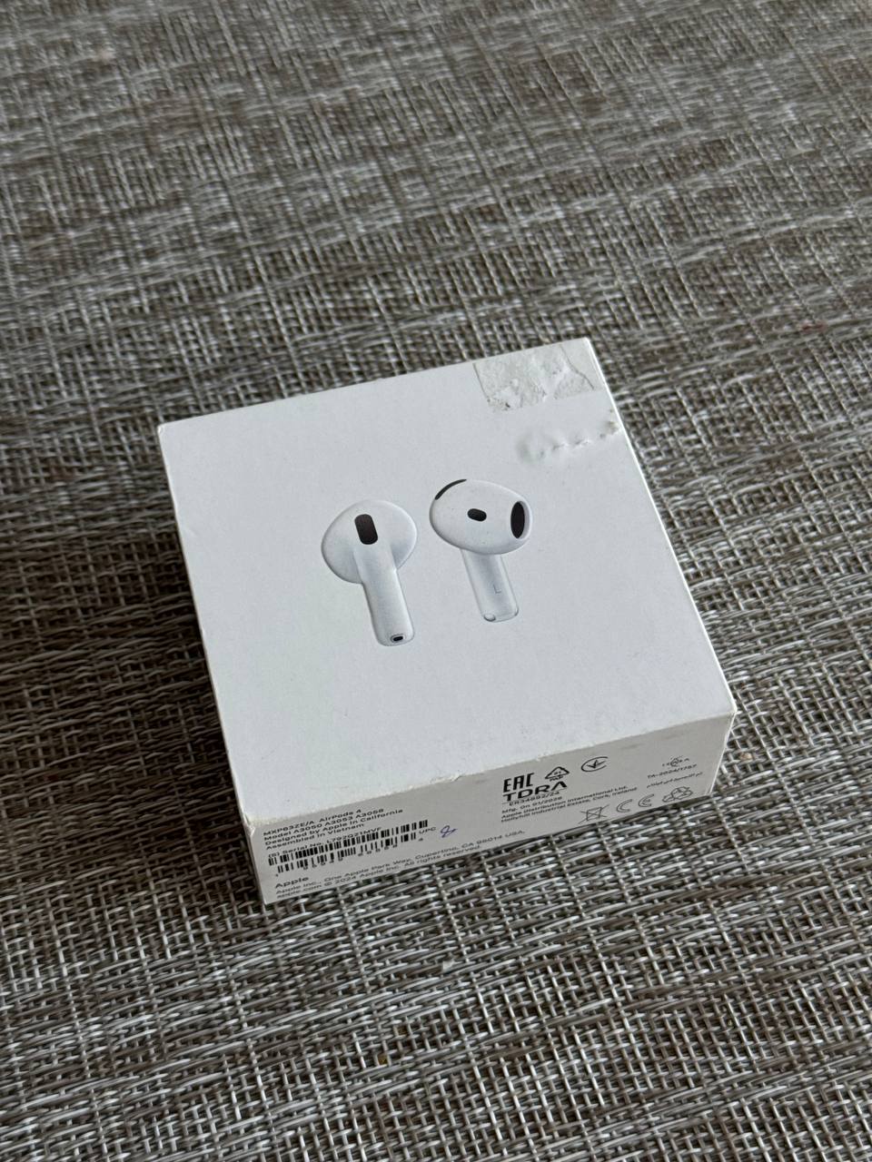 Apple AirPods 4 (без шумоподавления)