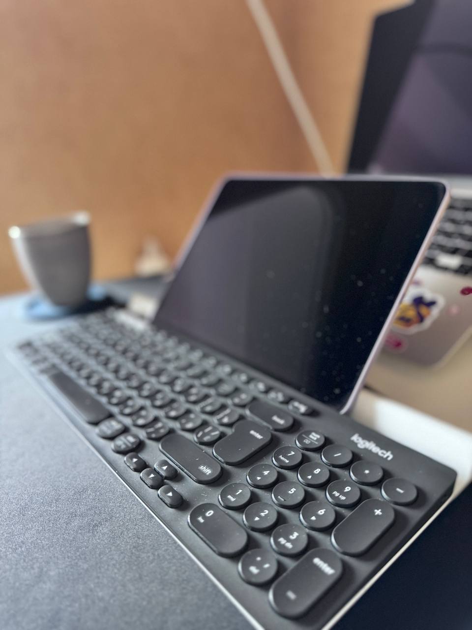 Беспроводная клавиатура Logitech K780 Multi-Device