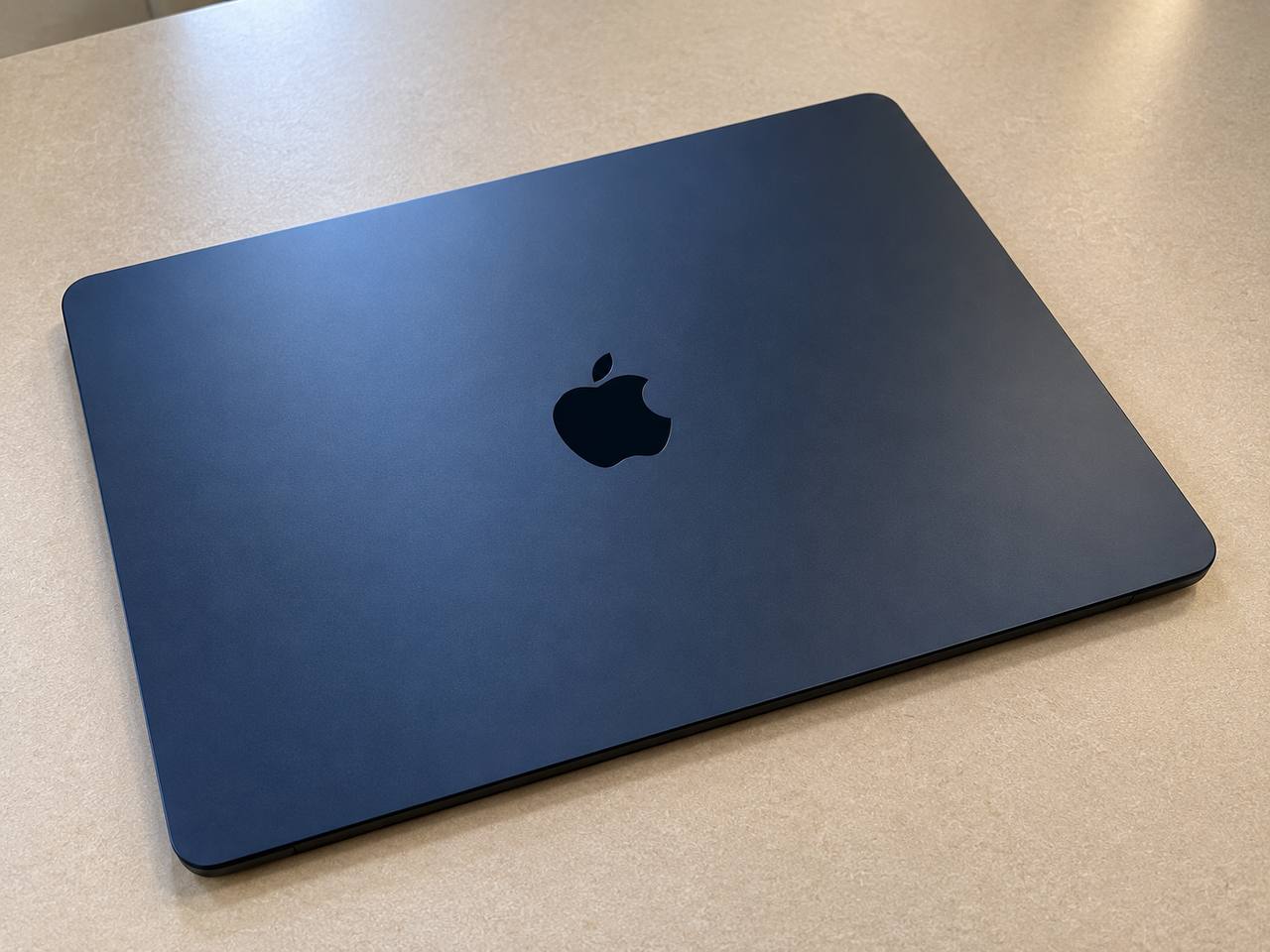 MacBook Air 15″ M2 8/256 GB Midnight