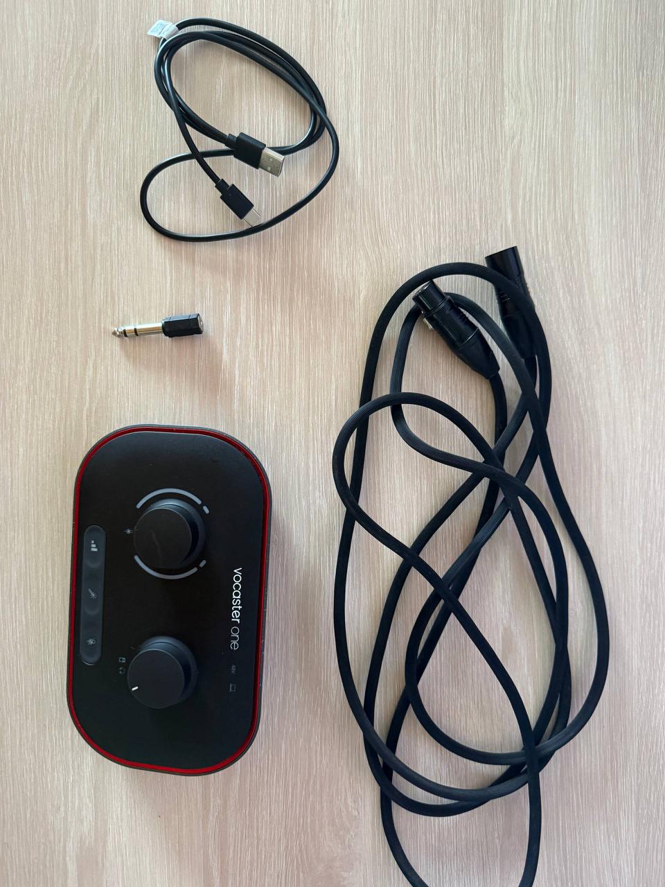 Focusrite Vocaster One + XLR кабель 2.5 м