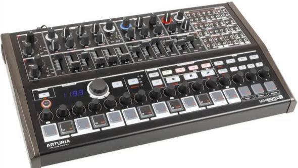 Arturia MiniBrute 2S Noir синтезатор
