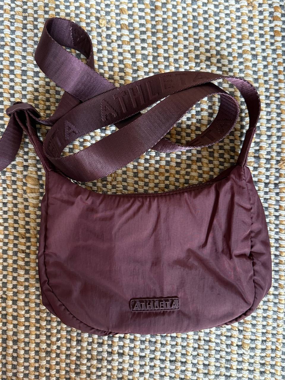 Бордовая спортивная сумка Athleta