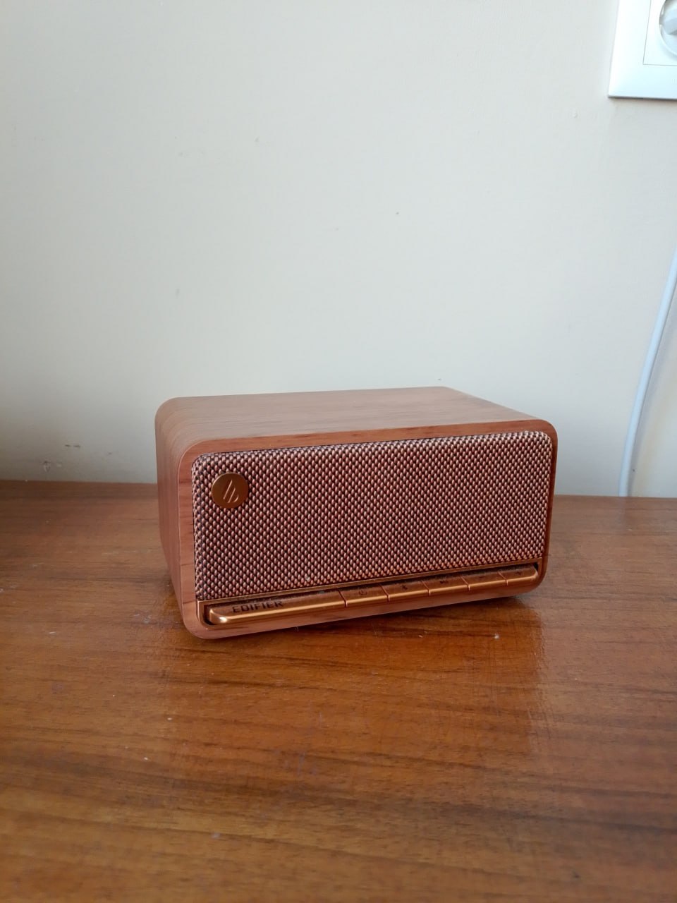Bluetooth-колонка Edifier MP230