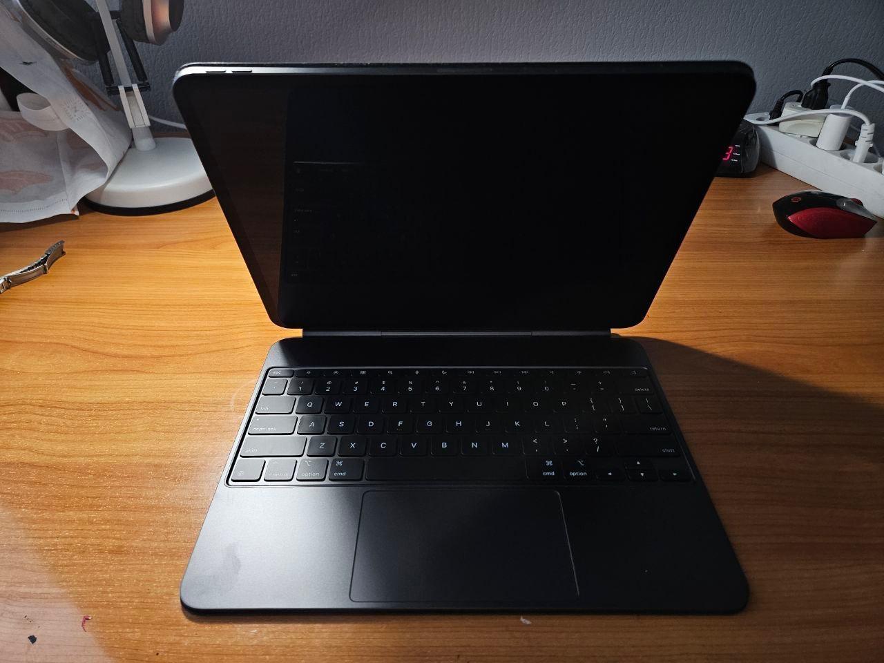 Apple iPad Pro 13″ (M5, 2TB) с Magic Keyboard и Apple Pencil