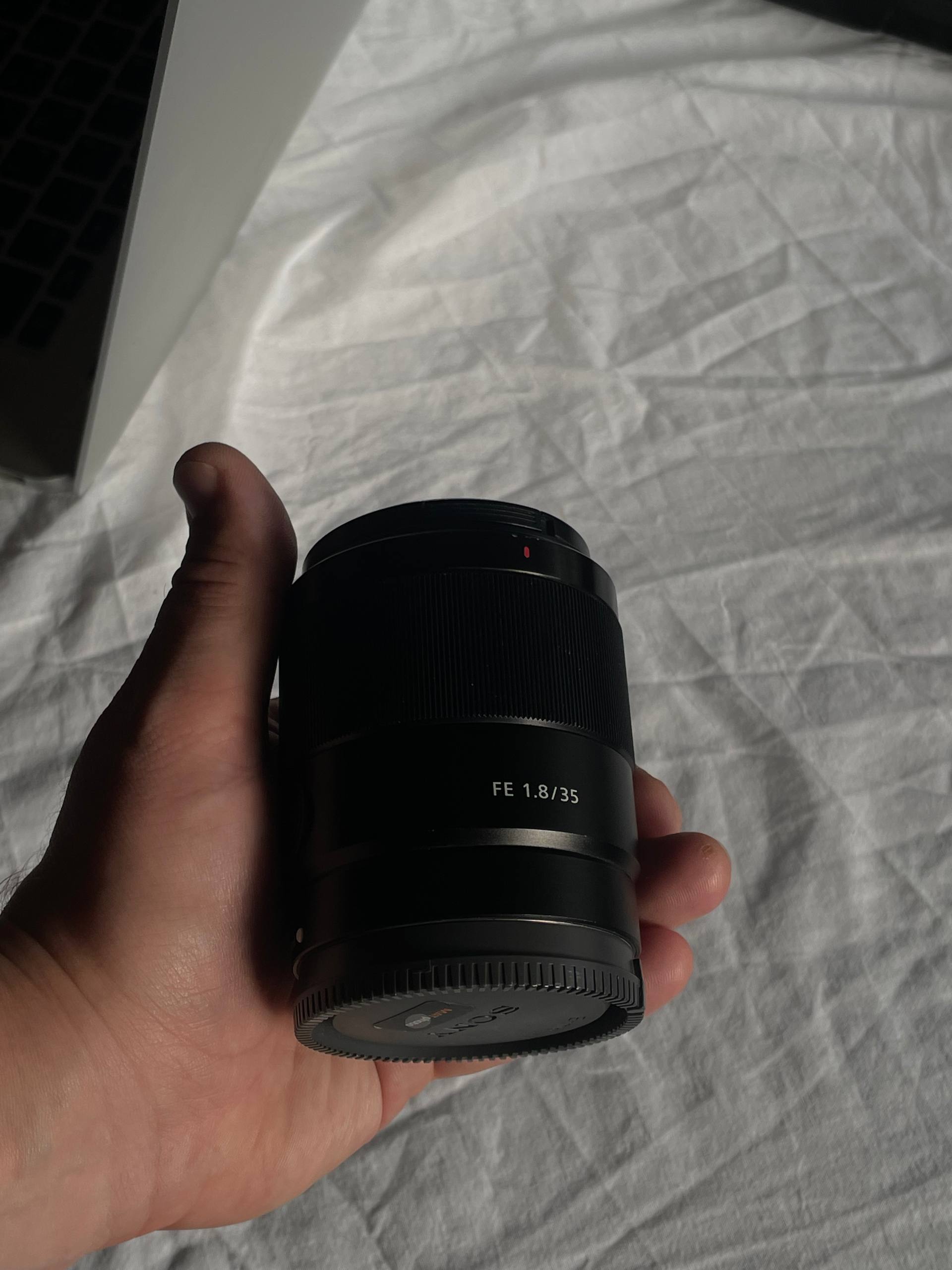 Объектив Sony 35mm f1.8 (E-mount)