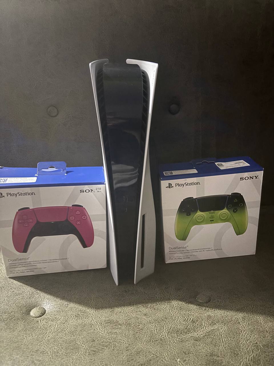 PlayStation 5 с дисководом, 2 геймпада, на гарантии